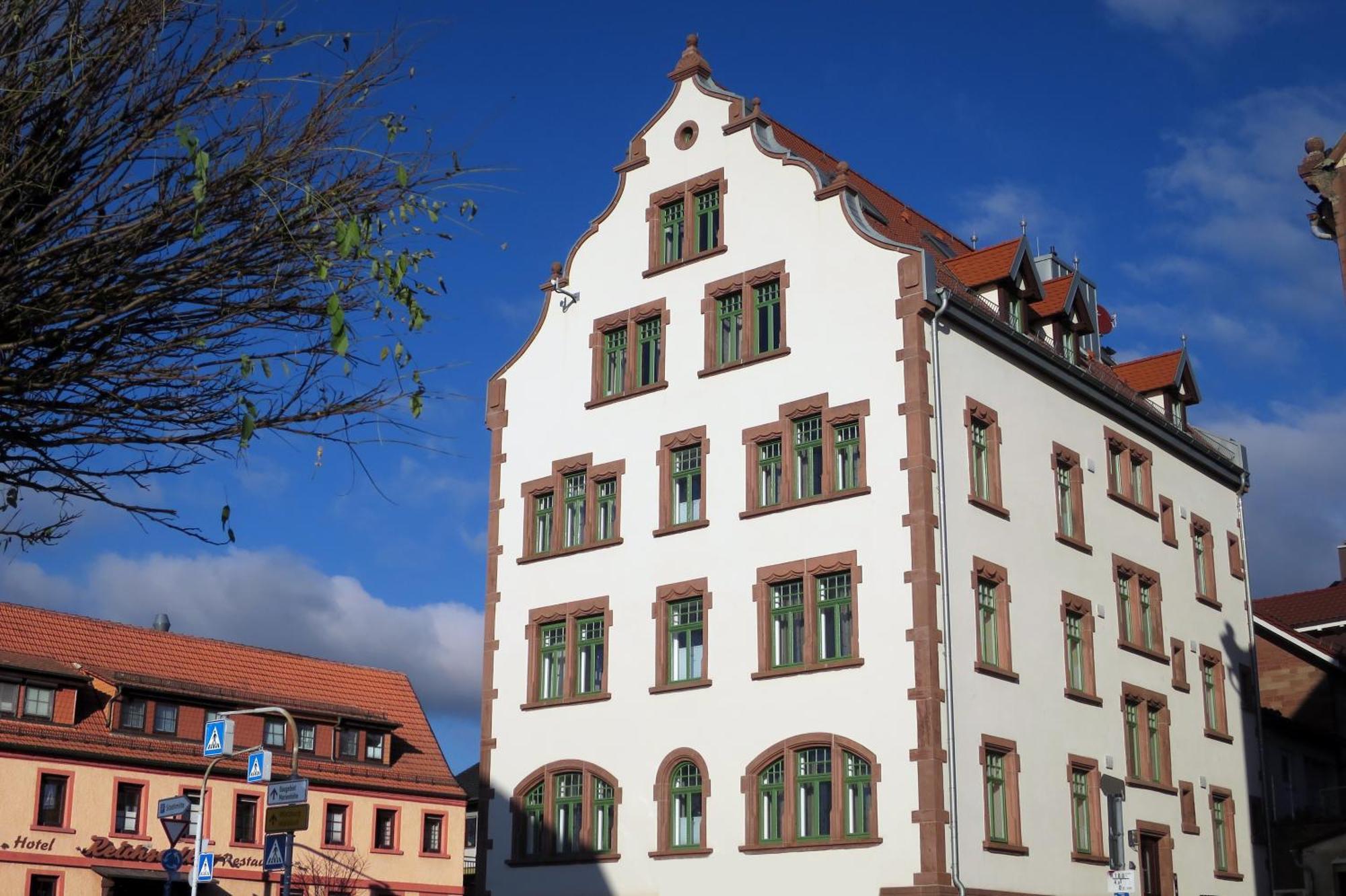Reinhardts Hotel Бухен Экстерьер фото